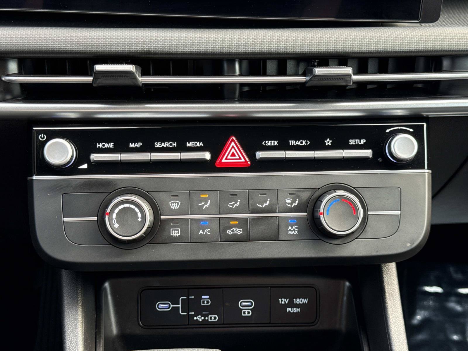 Certified 2025 Hyundai Santa Cruz SE AWD/4WD image 6