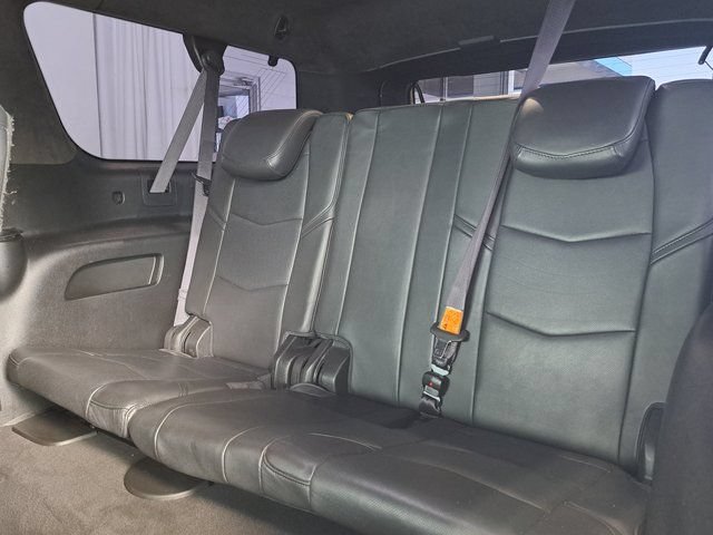 Used 2017 Cadillac Escalade ESV Platinum AWD/4WD image 32