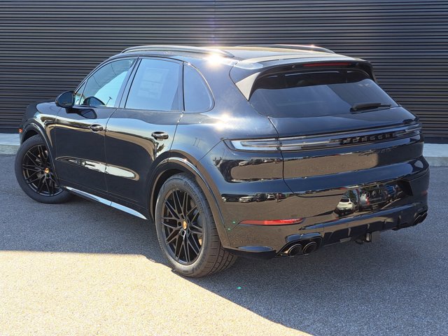 New 2026 Porsche Cayenne GTS image 3