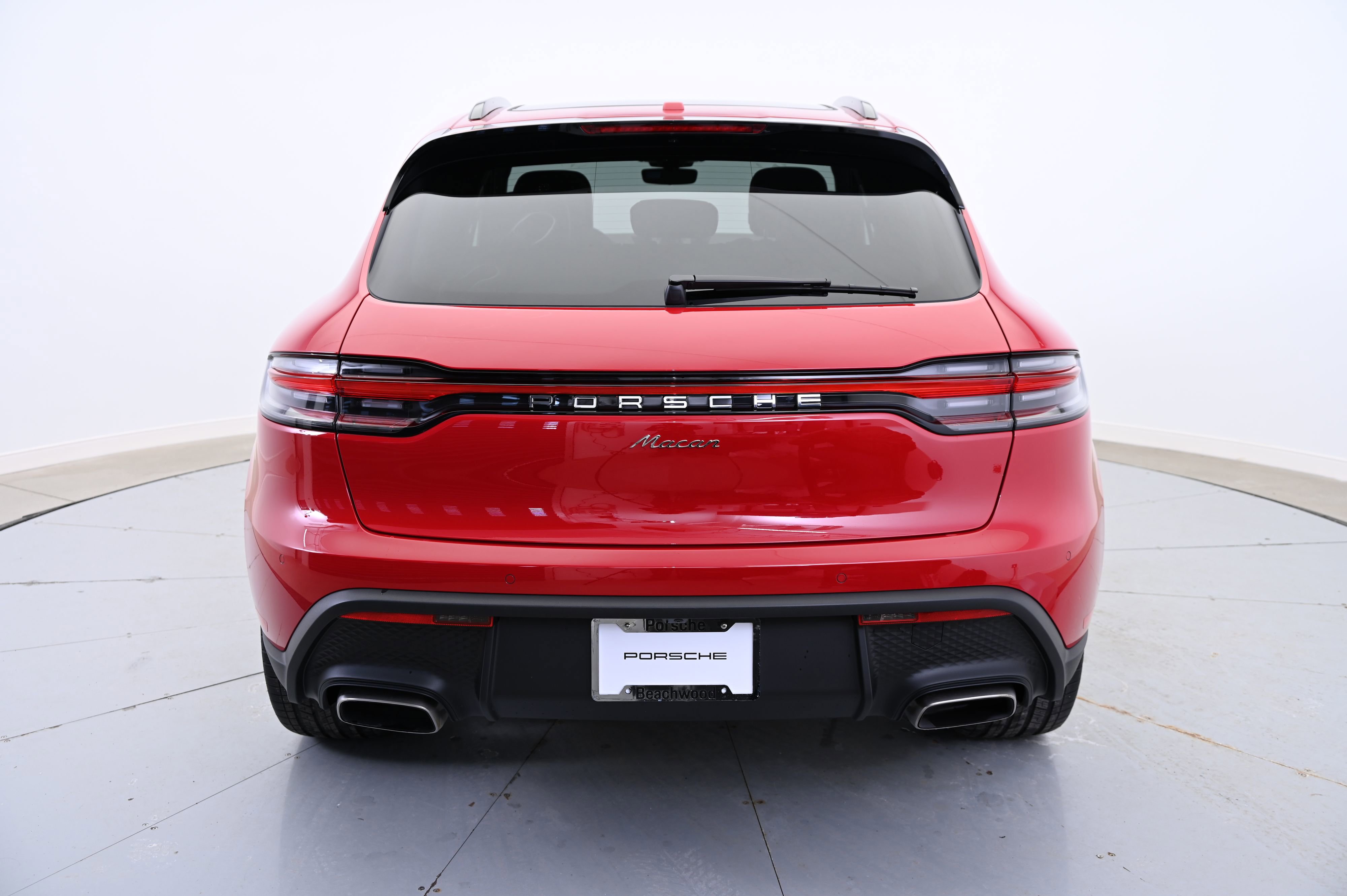 Used 2025 Porsche Macan image 6