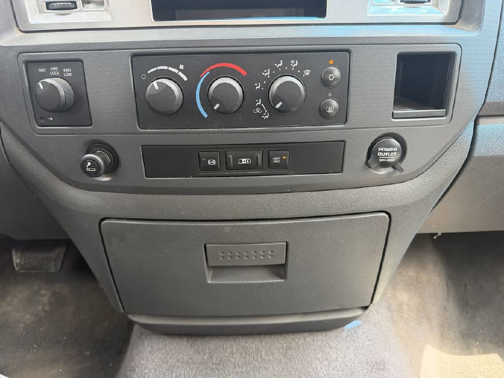 Used 2008 Dodge Ram 2500 Truck SLT w/ Popular Equipment Group AWD/4WD image 19