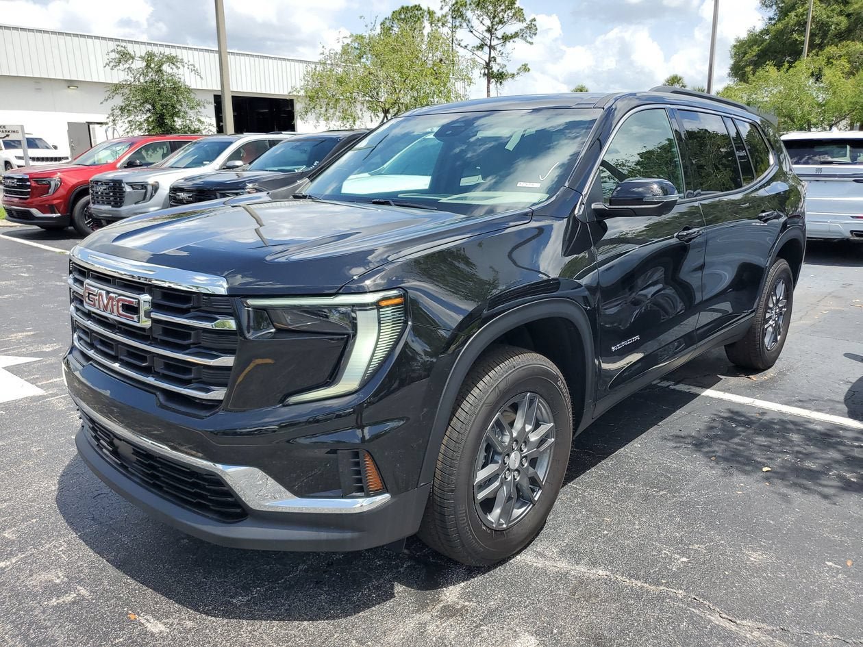 New 2026 GMC Acadia Elevation FWD image 3
