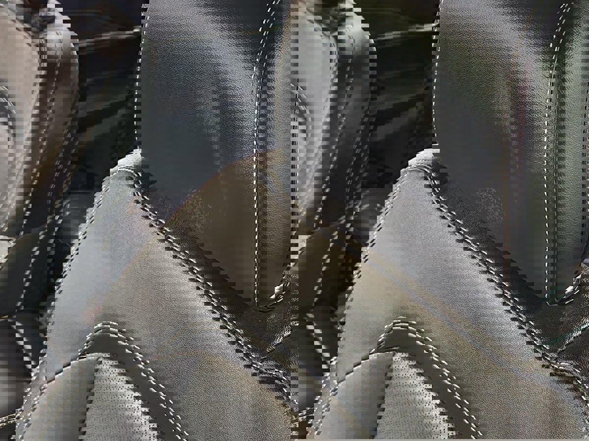 Used 2023 Jeep Grand Cherokee Limited w/ Luxury Tech Group II image 35