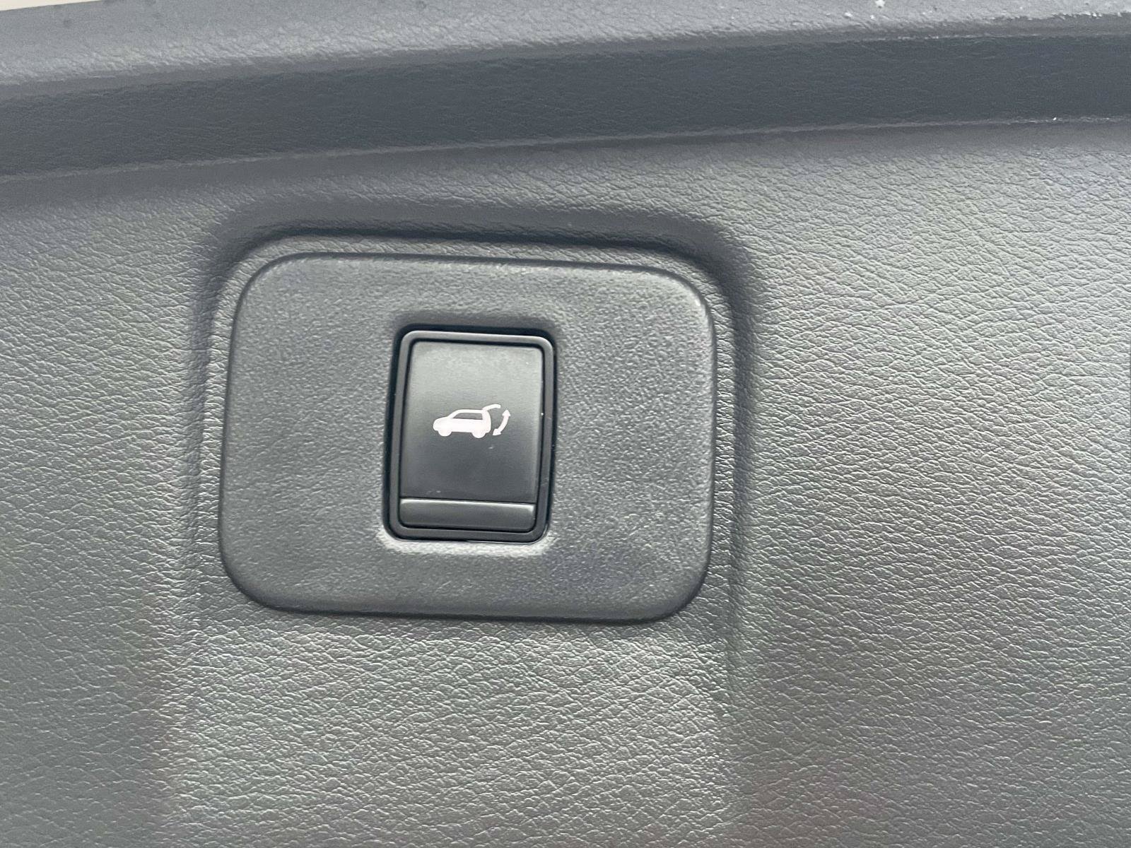 Used 2017 Nissan Murano Platinum w/ Platinum Technology Package FWD image 8