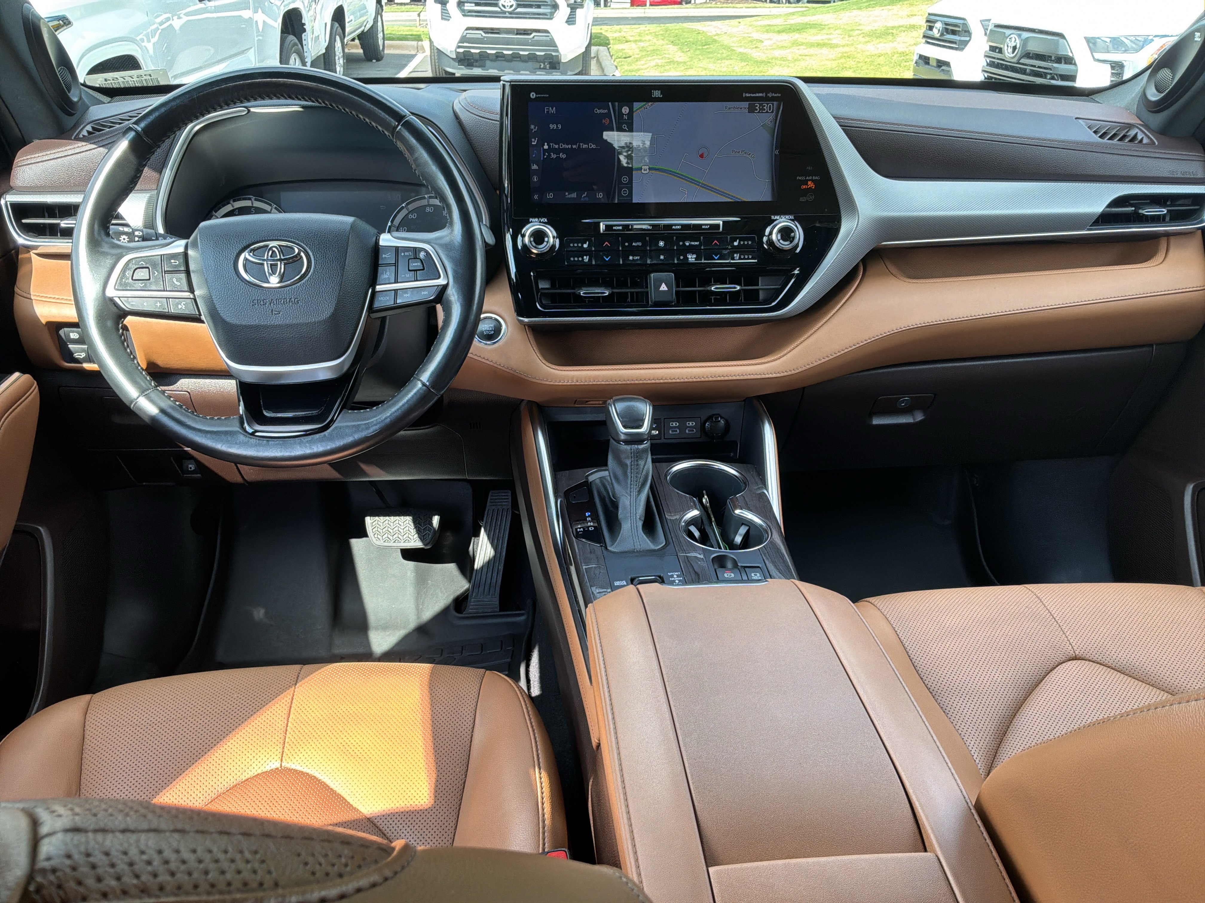 Used 2022 Toyota Highlander Platinum FWD image 29