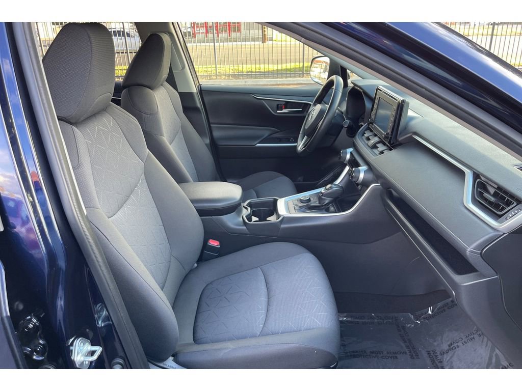 Used 2021 Toyota RAV4 XLE w/ Convenience Package image 20