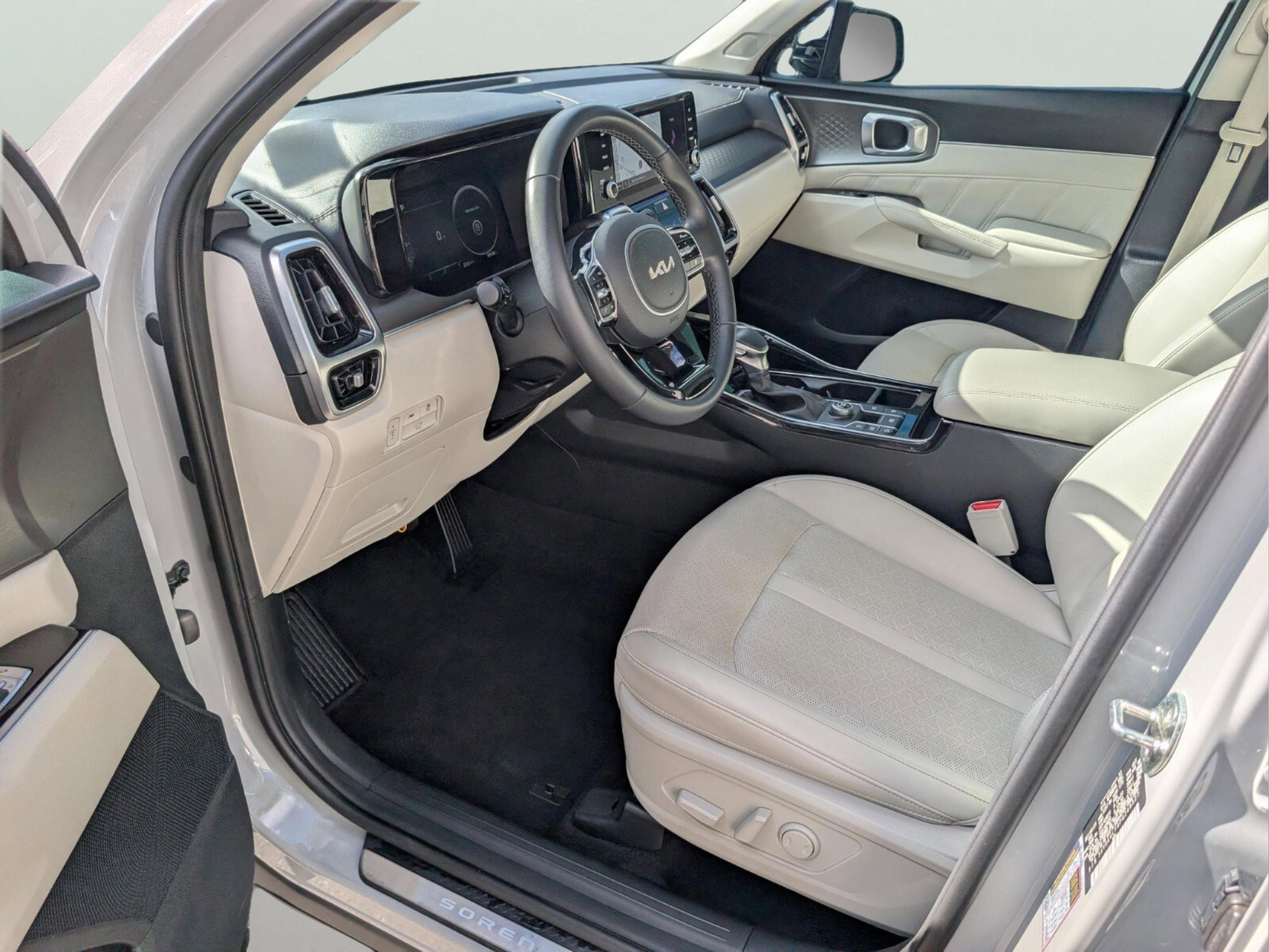 Used 2023 Kia Sorento SX image 29