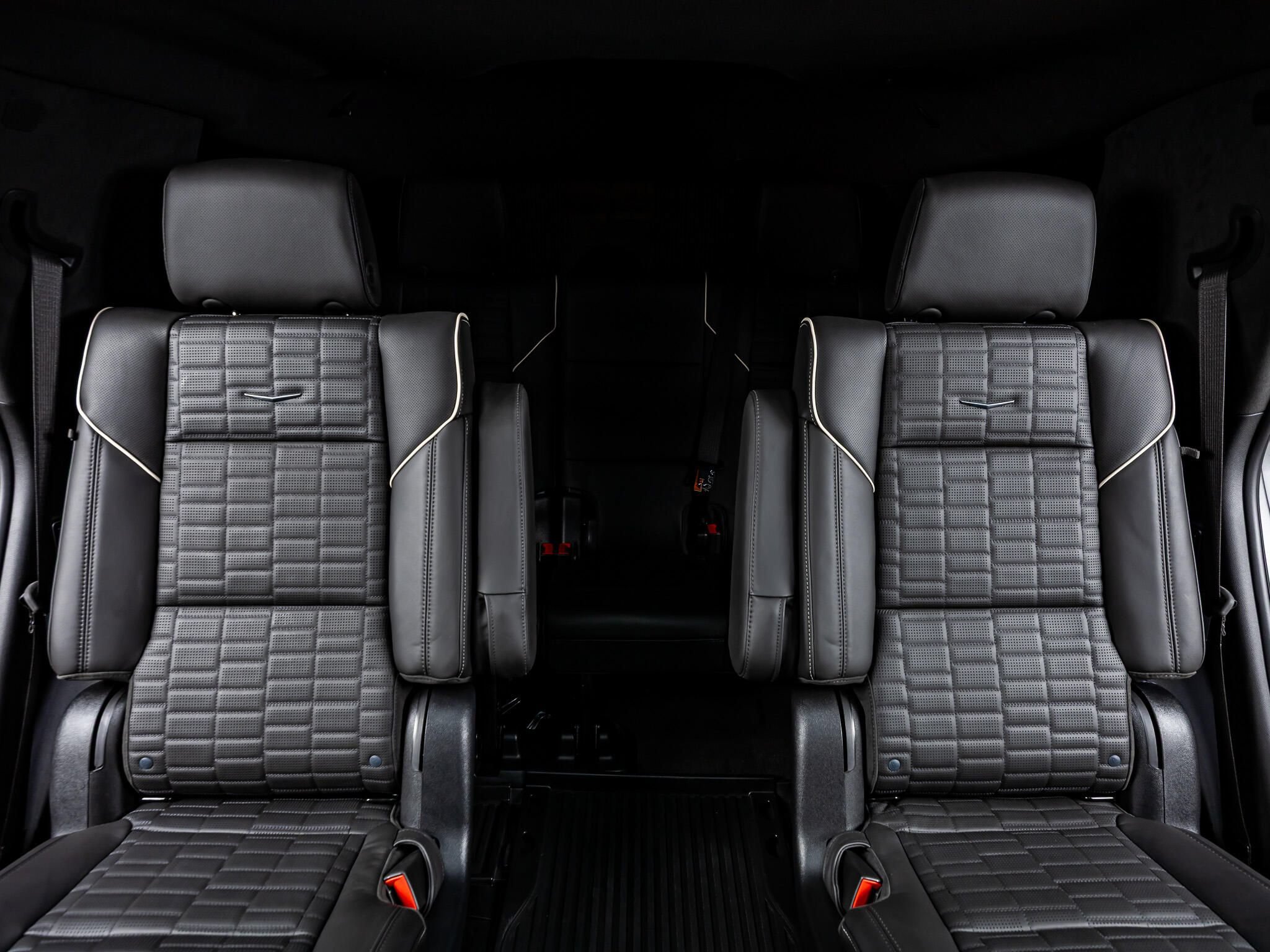 Used 2026 Cadillac Escalade V w/ LPO, Onyx Lite Package AWD/4WD image 34