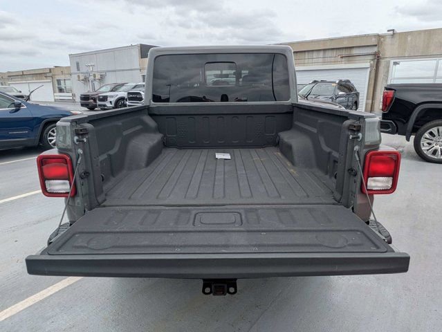 Used 2023 Jeep Gladiator Rubicon w/ Trailer Tow Package AWD/4WD image 11