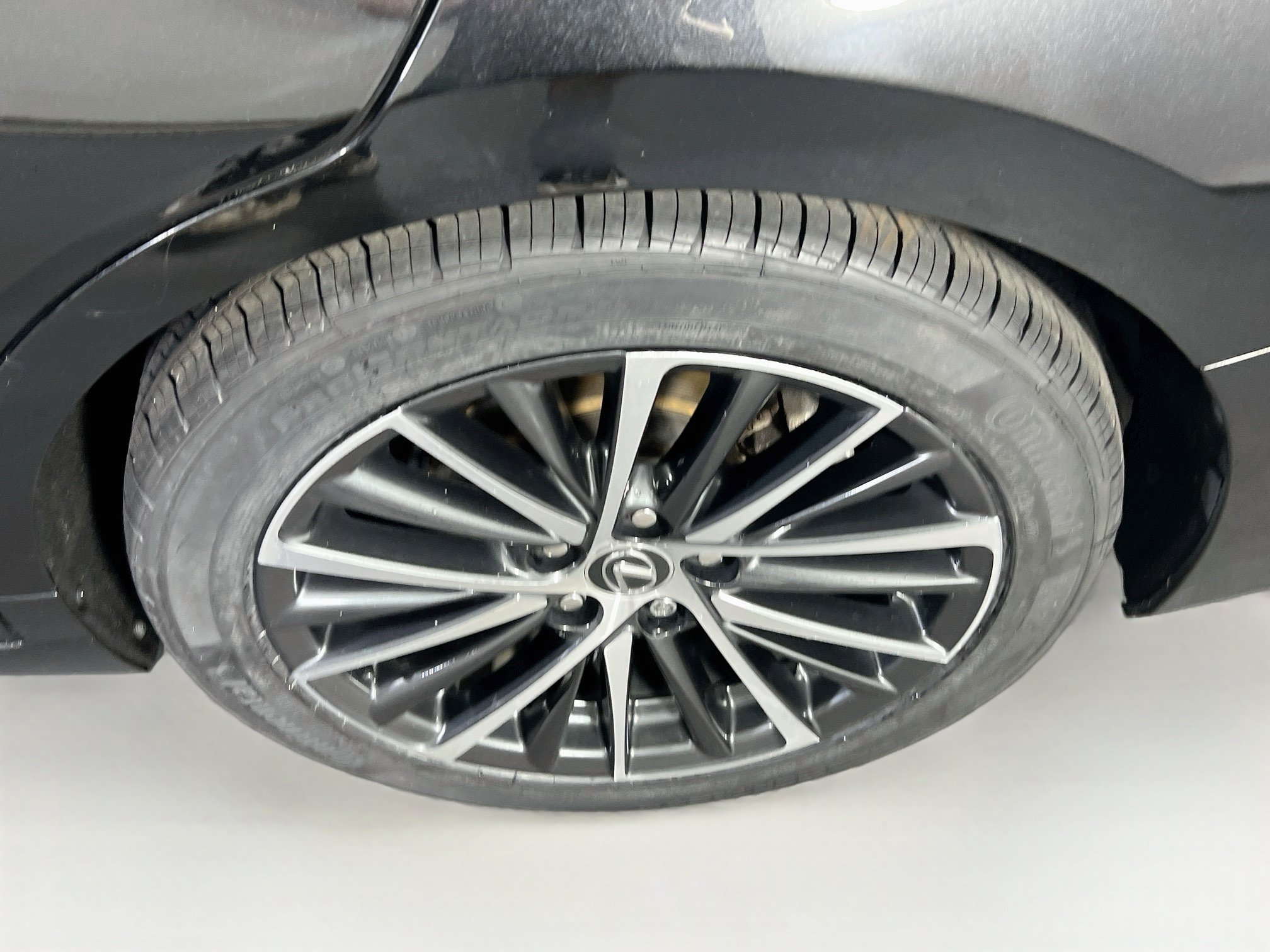 Used 2024 Lexus ES 300h w/ Premium Package FWD image 31