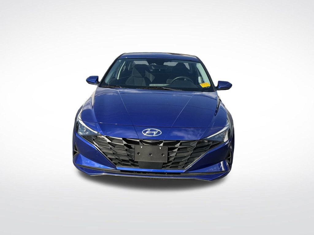 Used 2023 Hyundai Elantra SEL w/ Convenience Package image 3