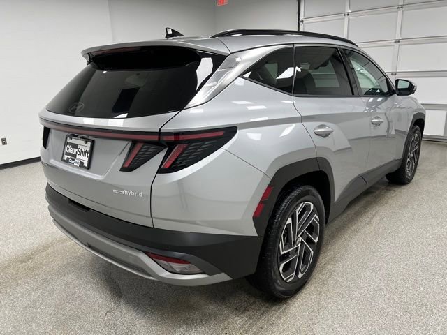 Used 2025 Hyundai Tucson Limited AWD/4WD image 9