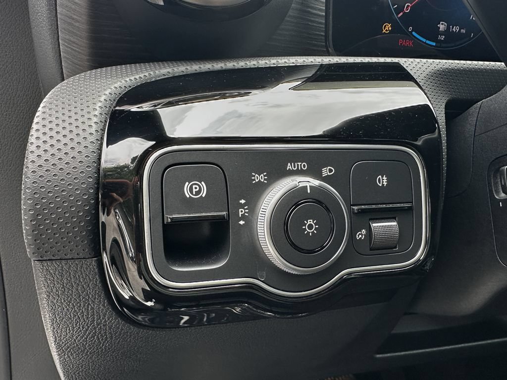 Certified 2023 Mercedes-Benz CLA 250 4MATIC image 34