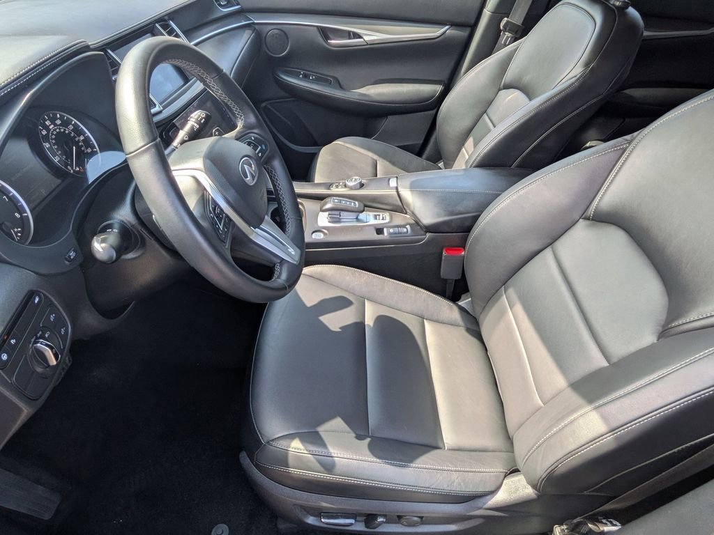 Used 2025 INFINITI QX50 Pure image 11