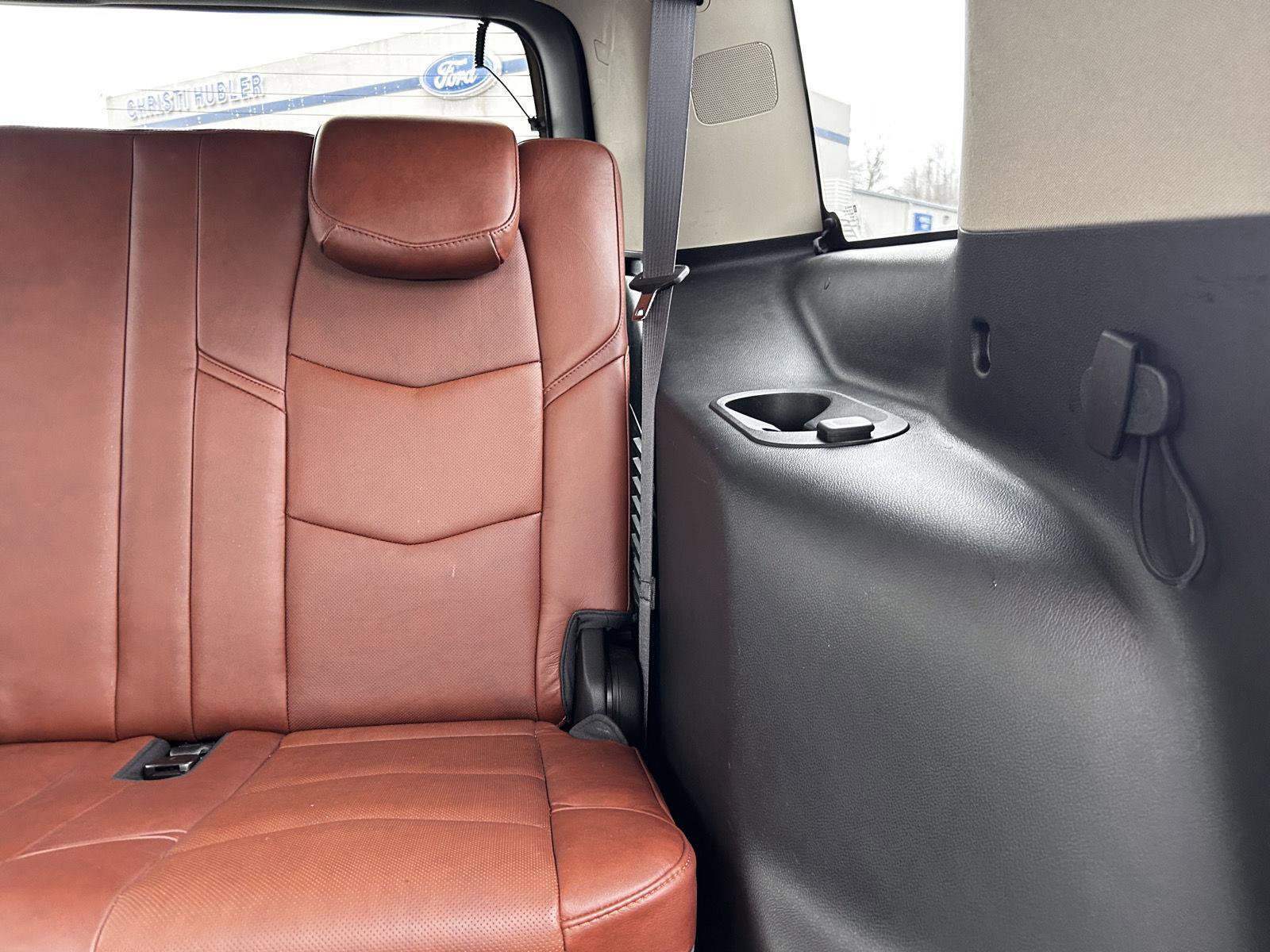 Used 2017 Cadillac Escalade Luxury image 14