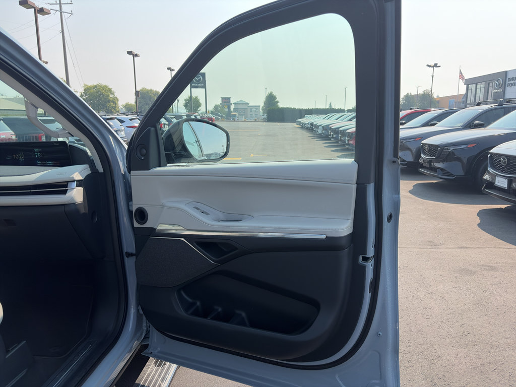 New 2026 Lincoln Navigator Reserve AWD/4WD image 19