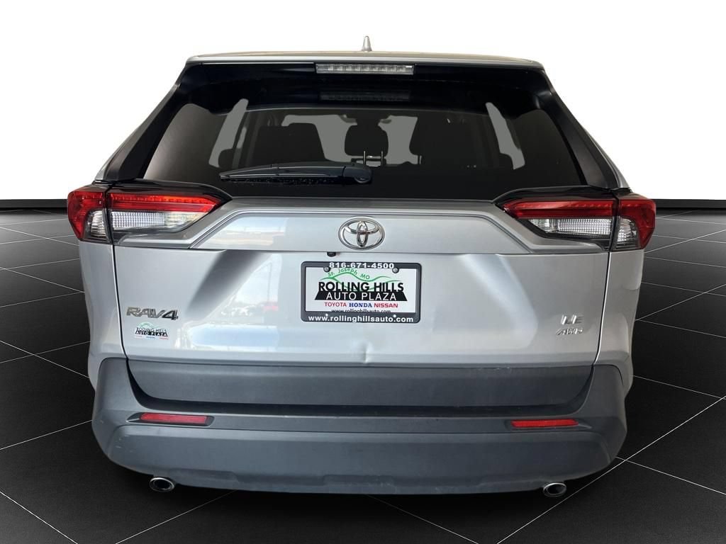 Used 2025 Toyota RAV4 LE AWD/4WD image 4