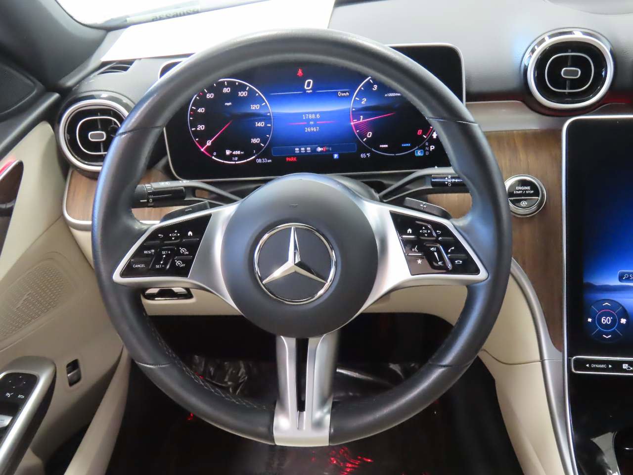 Used 2025 Mercedes-Benz C 300 Sedan image 9
