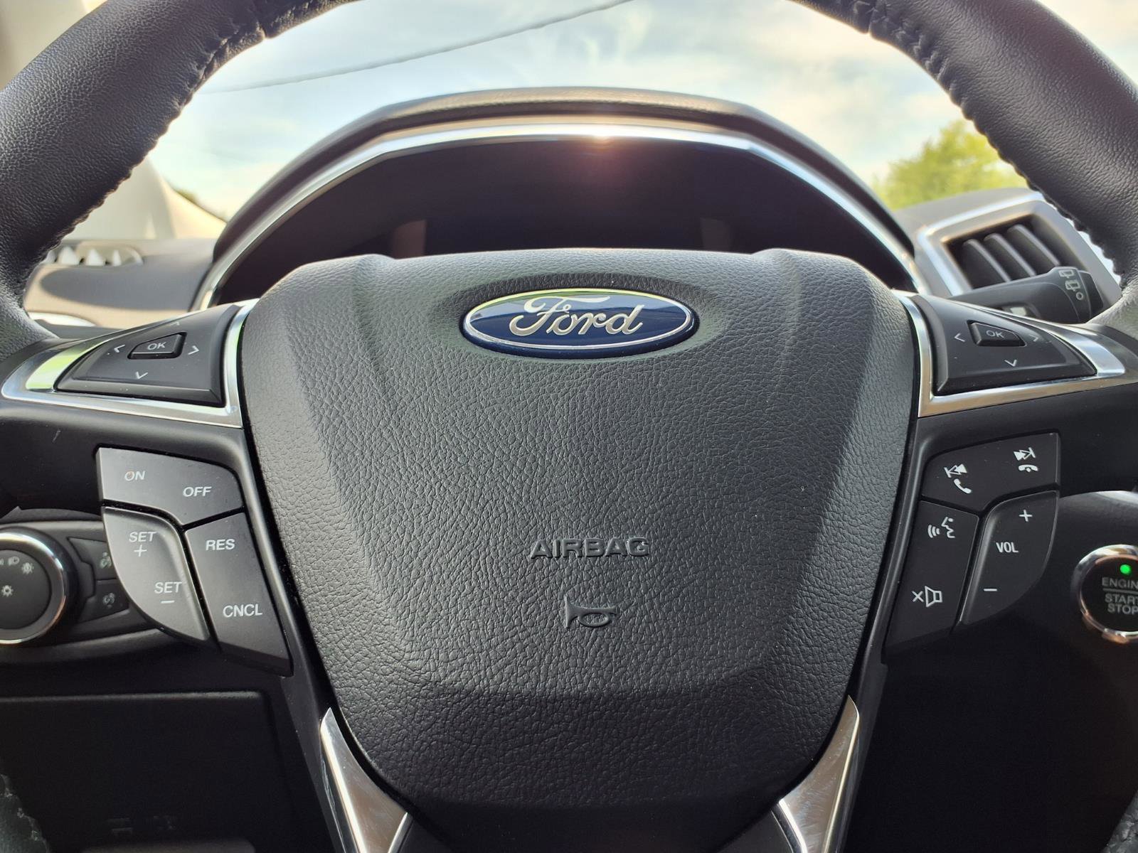 Used 2021 Ford Edge Titanium AWD/4WD image 15