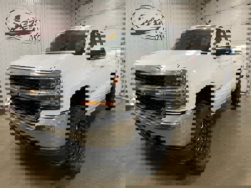 Used 2019 Chevrolet Silverado 1500 LT image 2