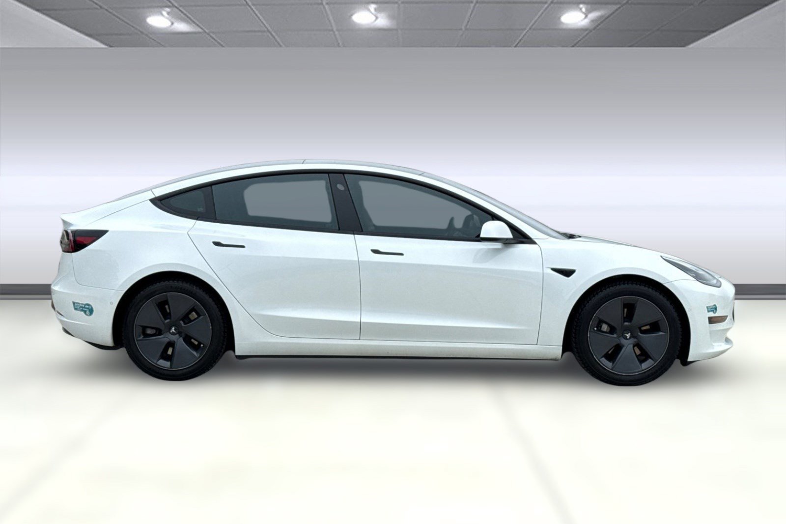Used 2021 Tesla Model 3 Standard Range Plus RWD image 8