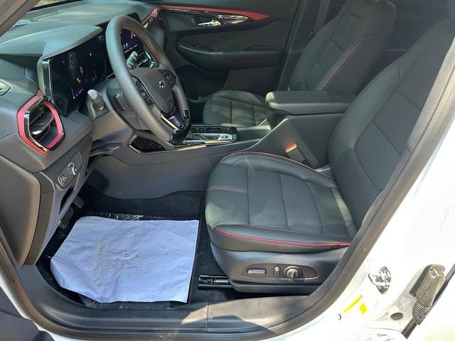 Used 2025 Chevrolet TrailBlazer RS w/ Convenience Package image 8