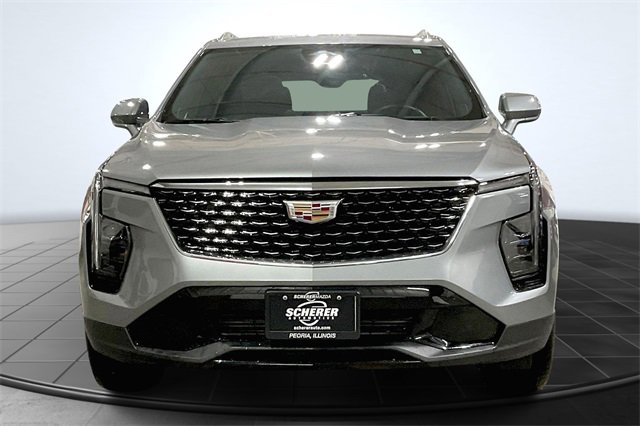 Used 2024 Cadillac XT4 Premium Luxury image 3