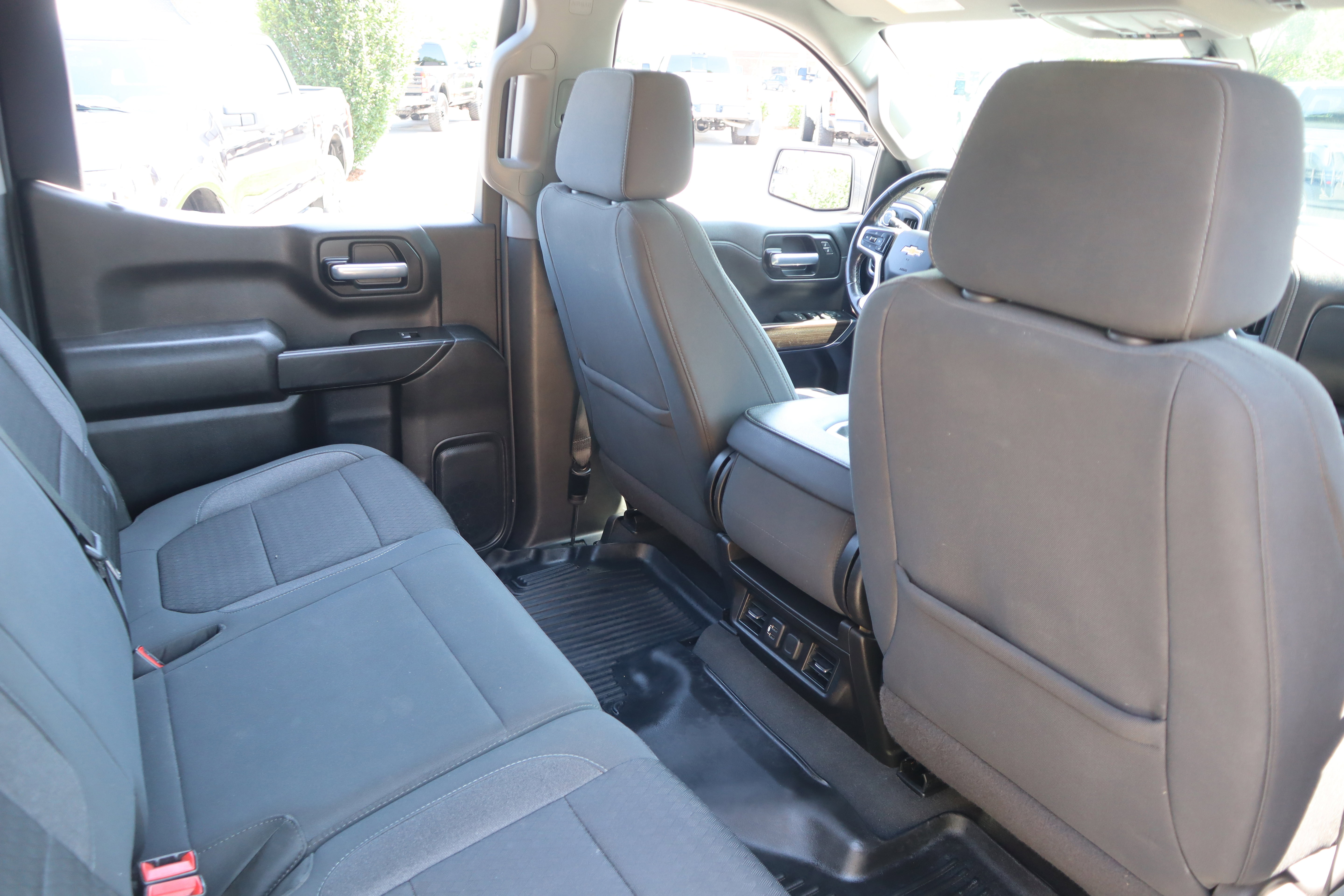 Used 2021 Chevrolet Silverado 1500 LT RWD image 30