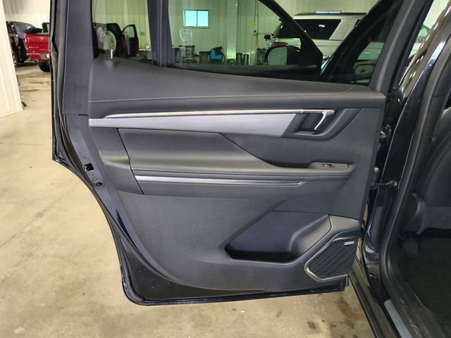 Used 2025 Buick Enclave Preferred AWD/4WD image 24
