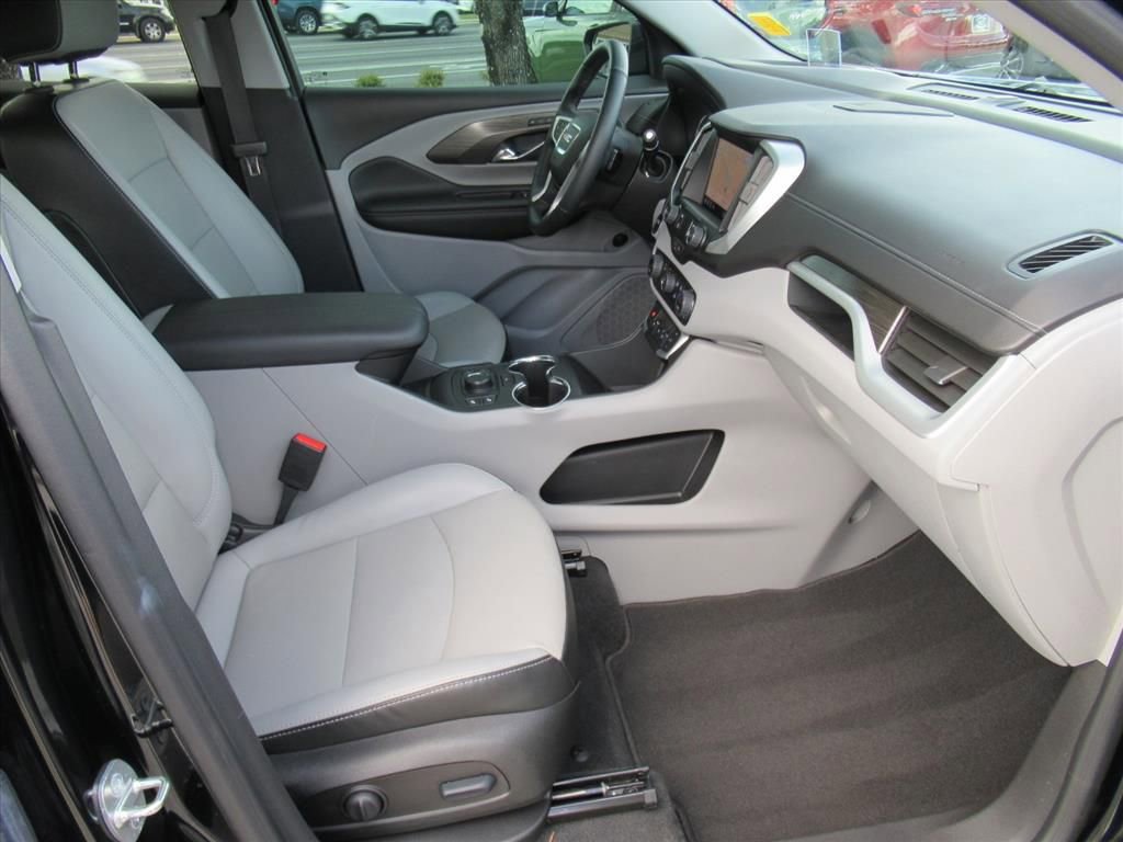 Used 2023 GMC Terrain SLT w/ Infotainment Package II FWD image 10