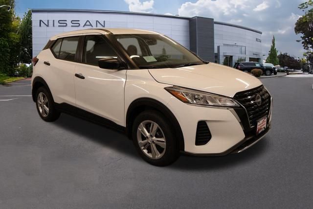 New 2025 Nissan Kicks Play S
