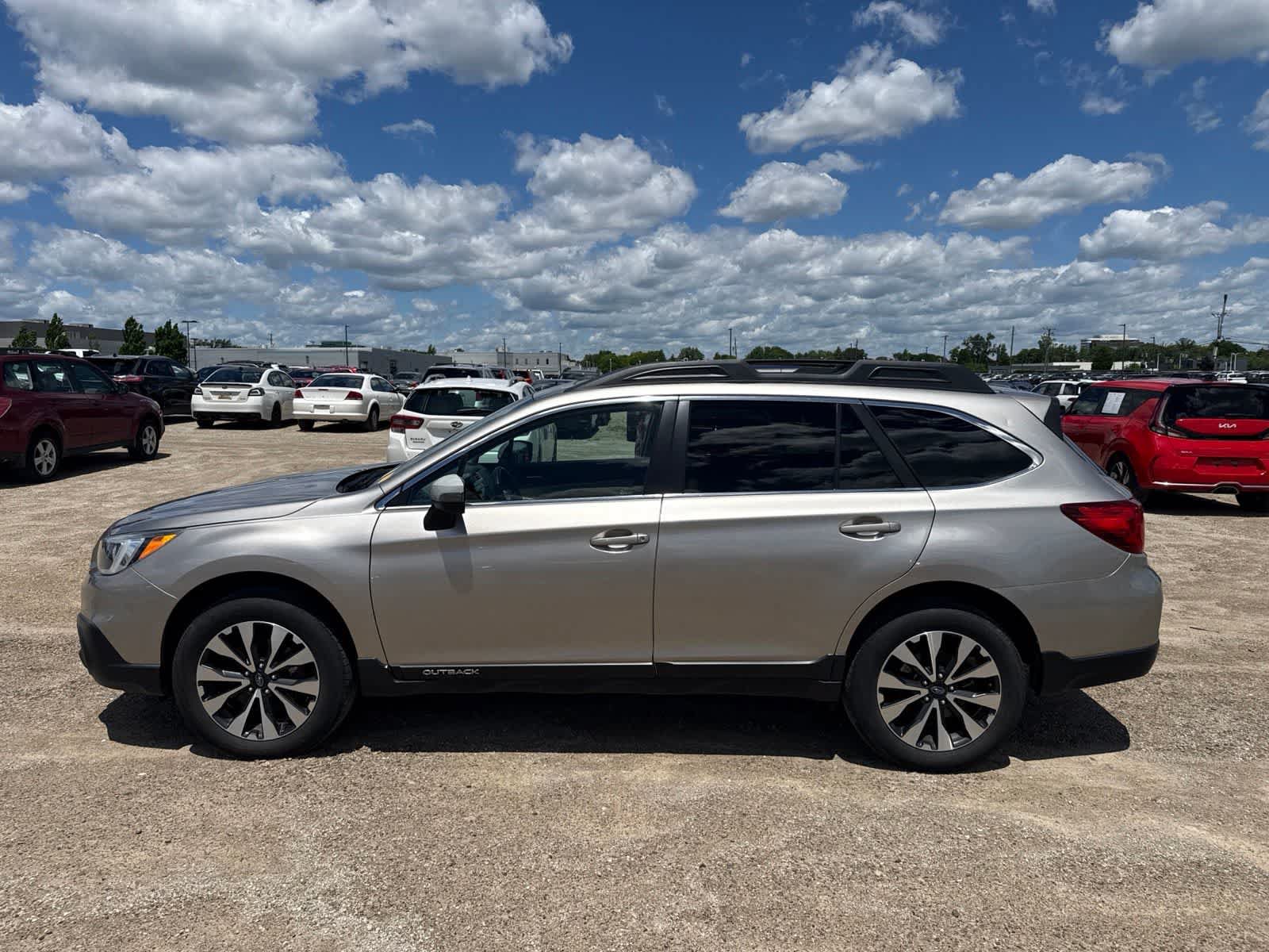 Used 2017 Subaru Outback 2.5i Limited AWD/4WD image 12