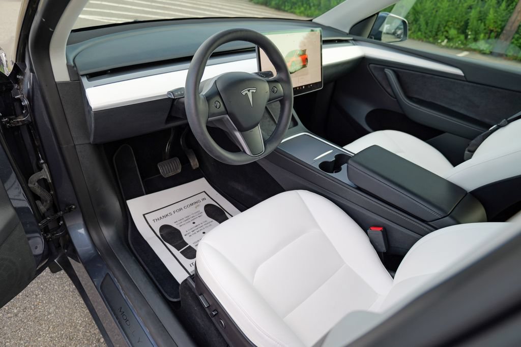 Used 2023 Tesla Model Y Long Range AWD/4WD image 19