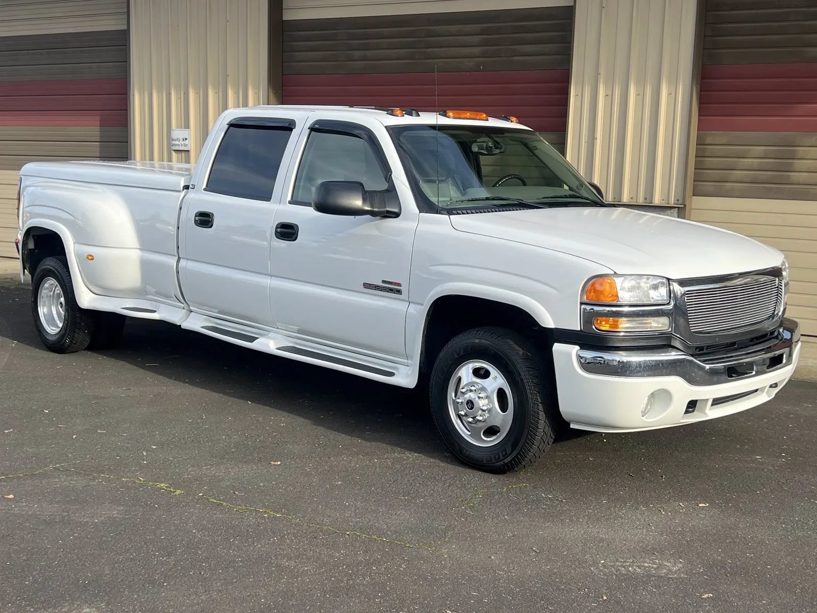 Used 2005 GMC Sierra 3500 SLT w/ Heavy-Duty Power Package RWD image 8