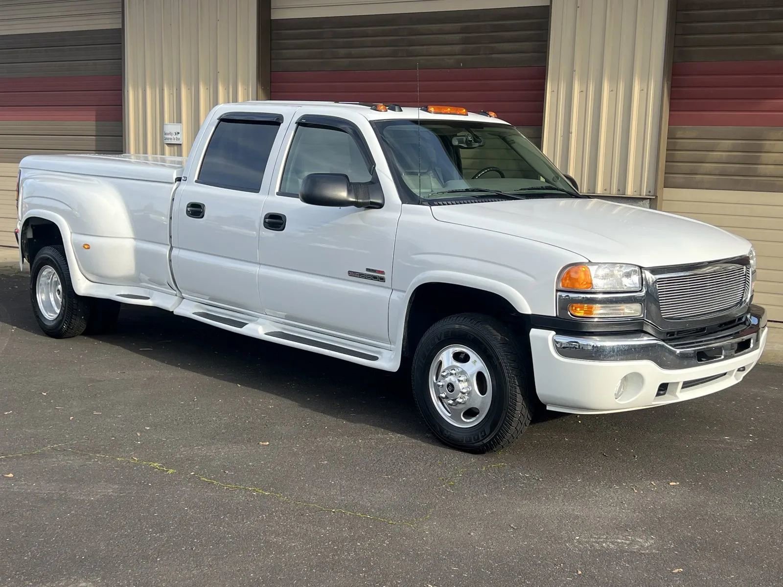 Used 2005 GMC Sierra 3500 SLT w/ Heavy-Duty Power Package image 8