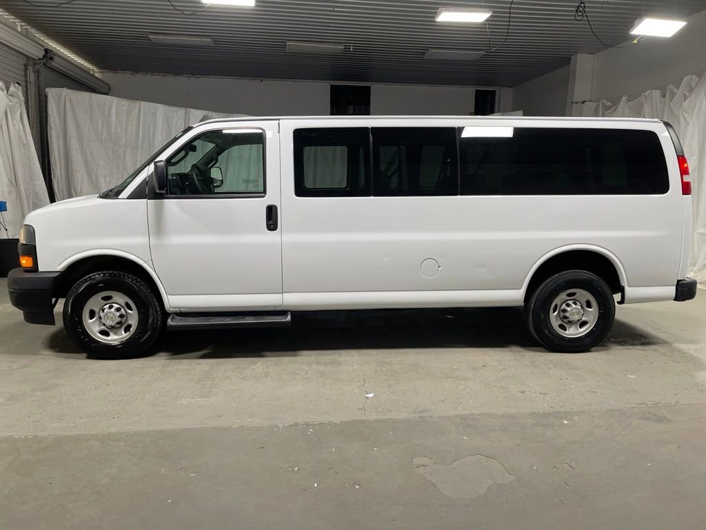 Used 2023 Chevrolet Express 3500 LS RWD image 4