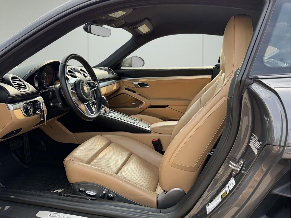 Used 2019 Porsche 718 Cayman RWD image 12
