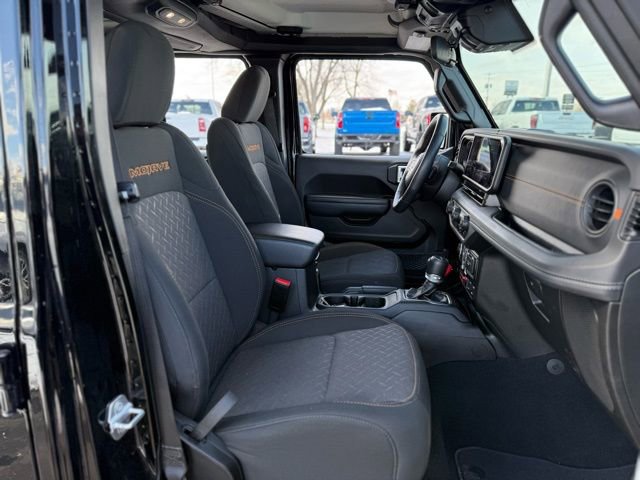 Used 2024 Jeep Gladiator Mojave w/ Convenience Group image 16