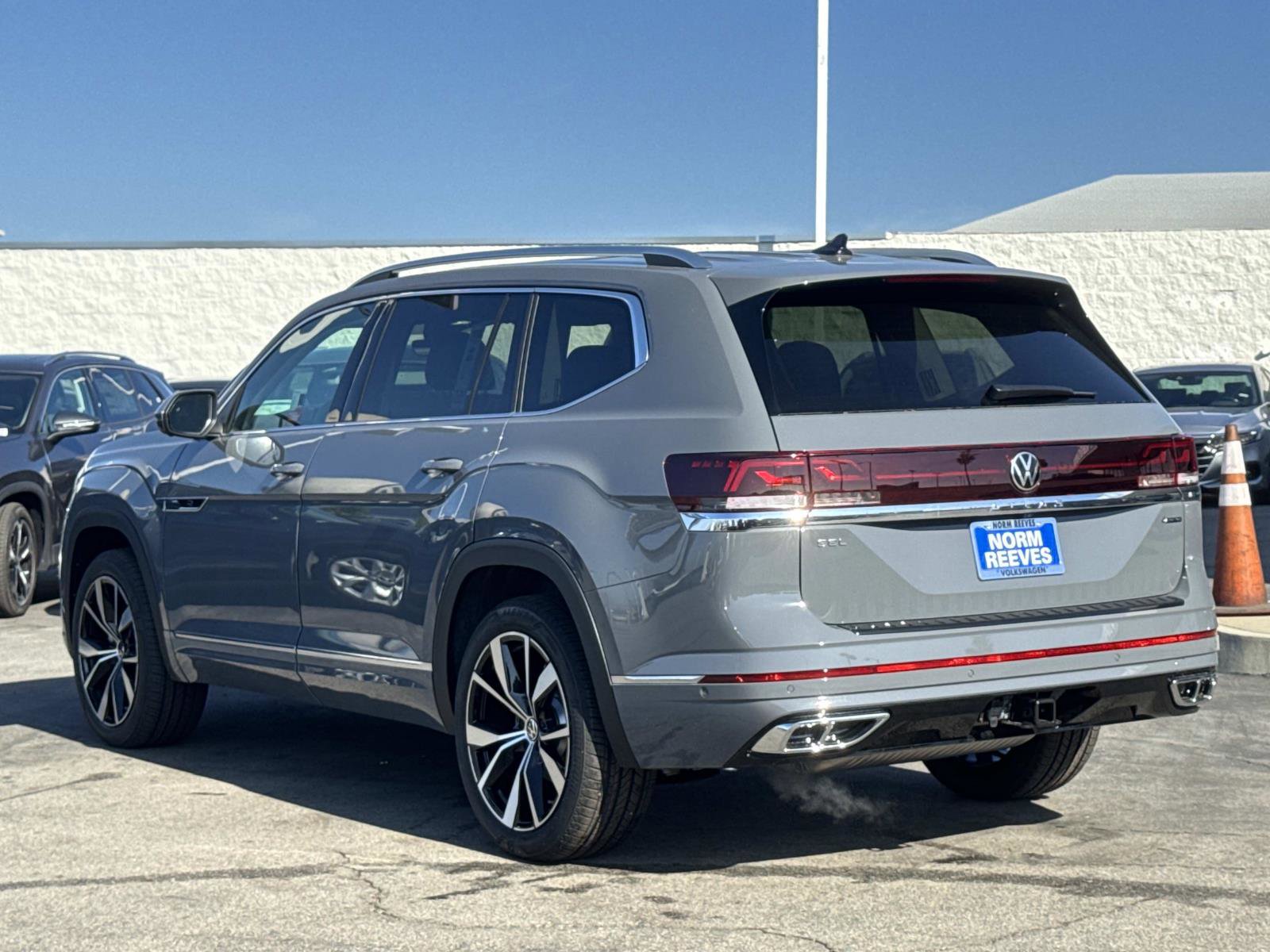 New 2026 Volkswagen Atlas SEL Premium R-Line image 3