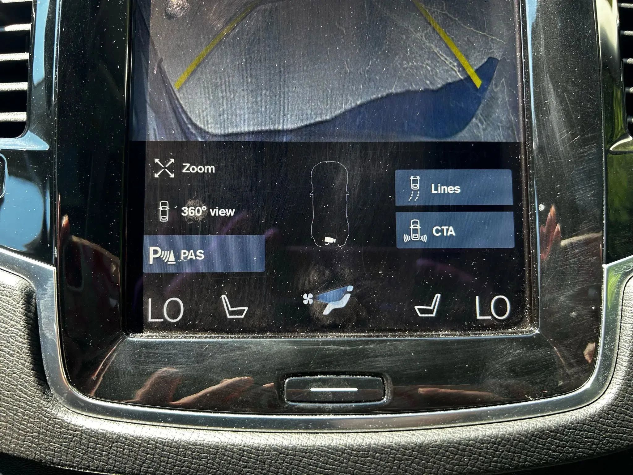 Used 2016 Volvo XC90 T6 Momentum w/ Momentum Plus Package AWD/4WD image 21