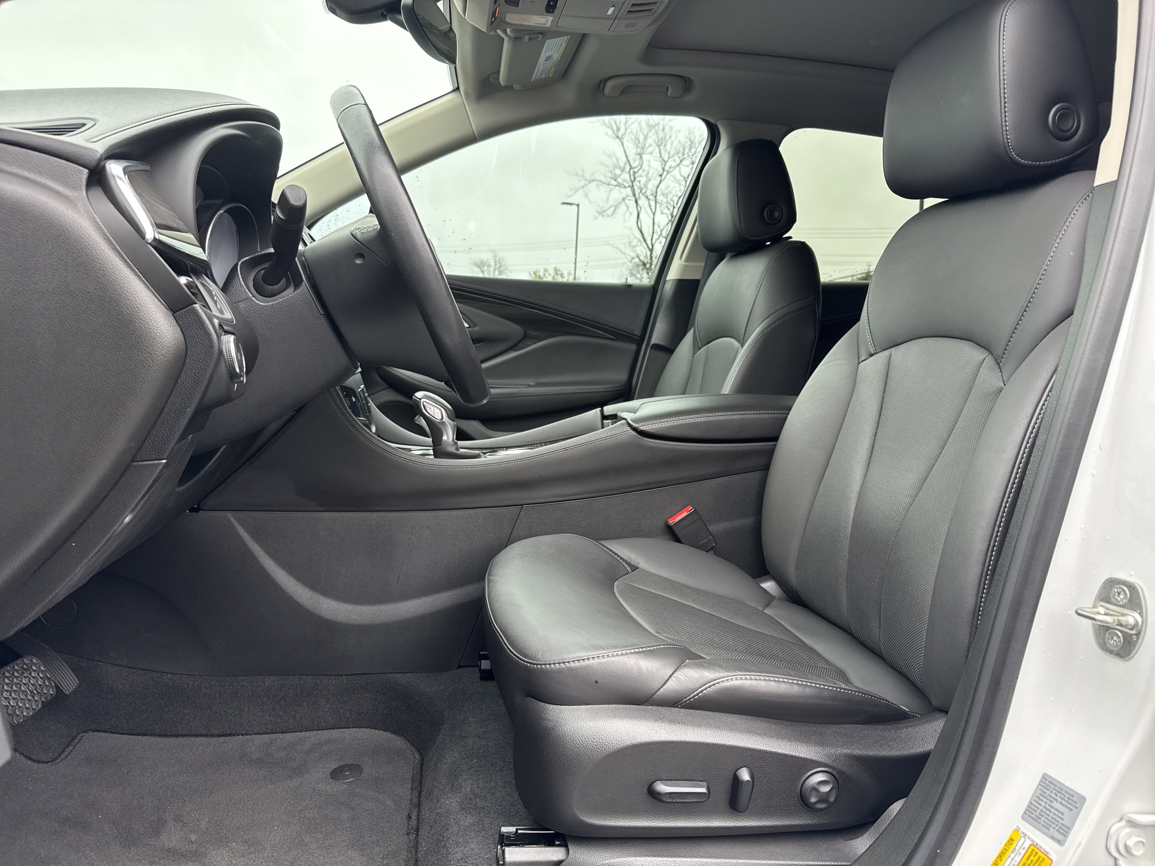 Used 2019 Buick Envision Essence image 17