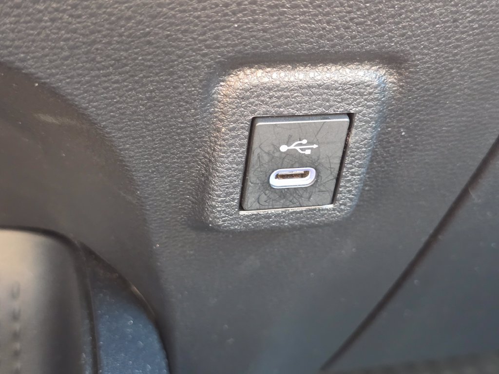 Used 2025 Toyota Corolla LE FWD image 30