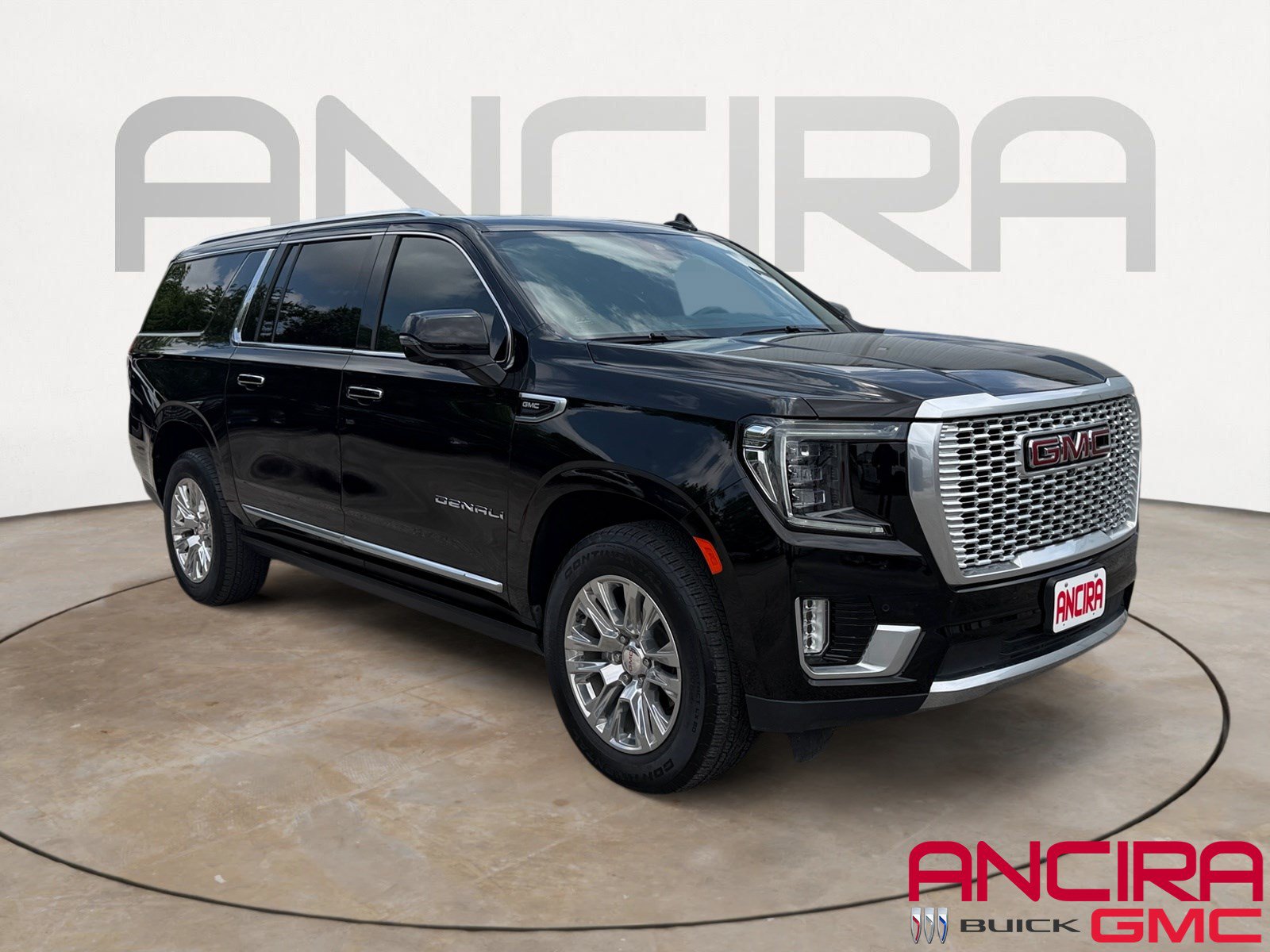 Used 2023 GMC Yukon XL Denali AWD/4WD image 1