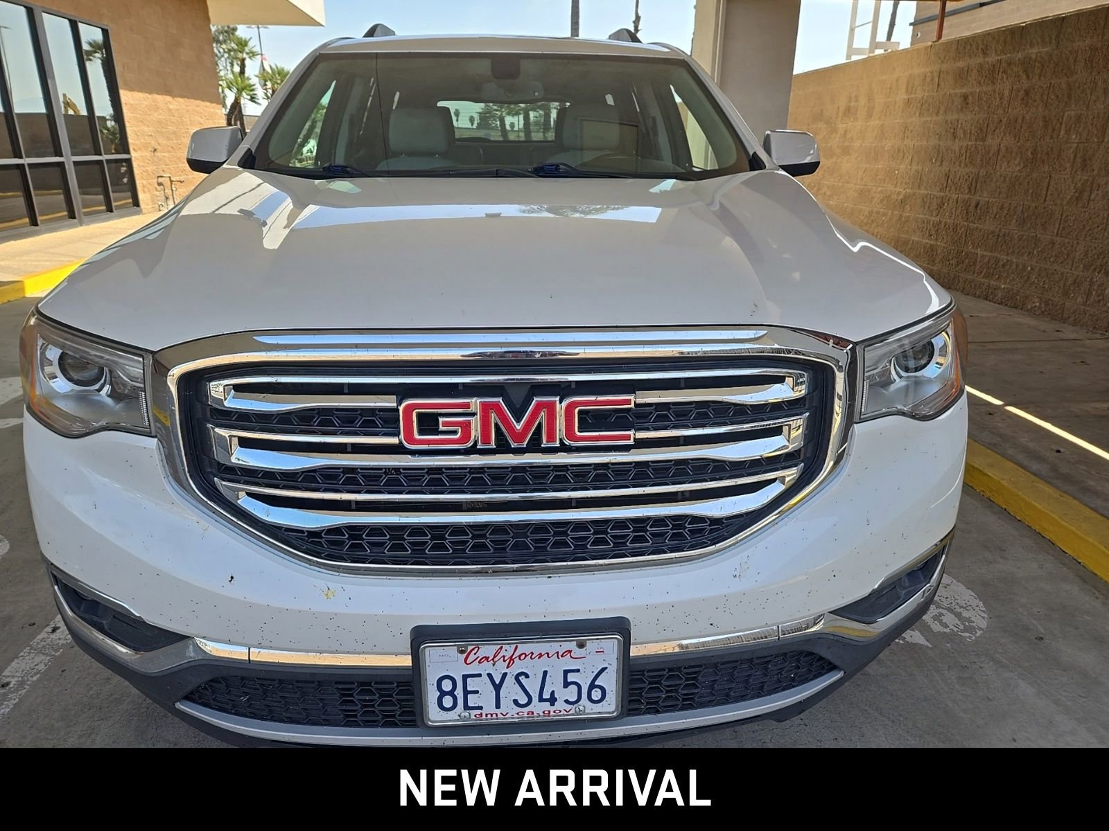 Used 2018 GMC Acadia SLT w/ LPO, Cargo Package image 2