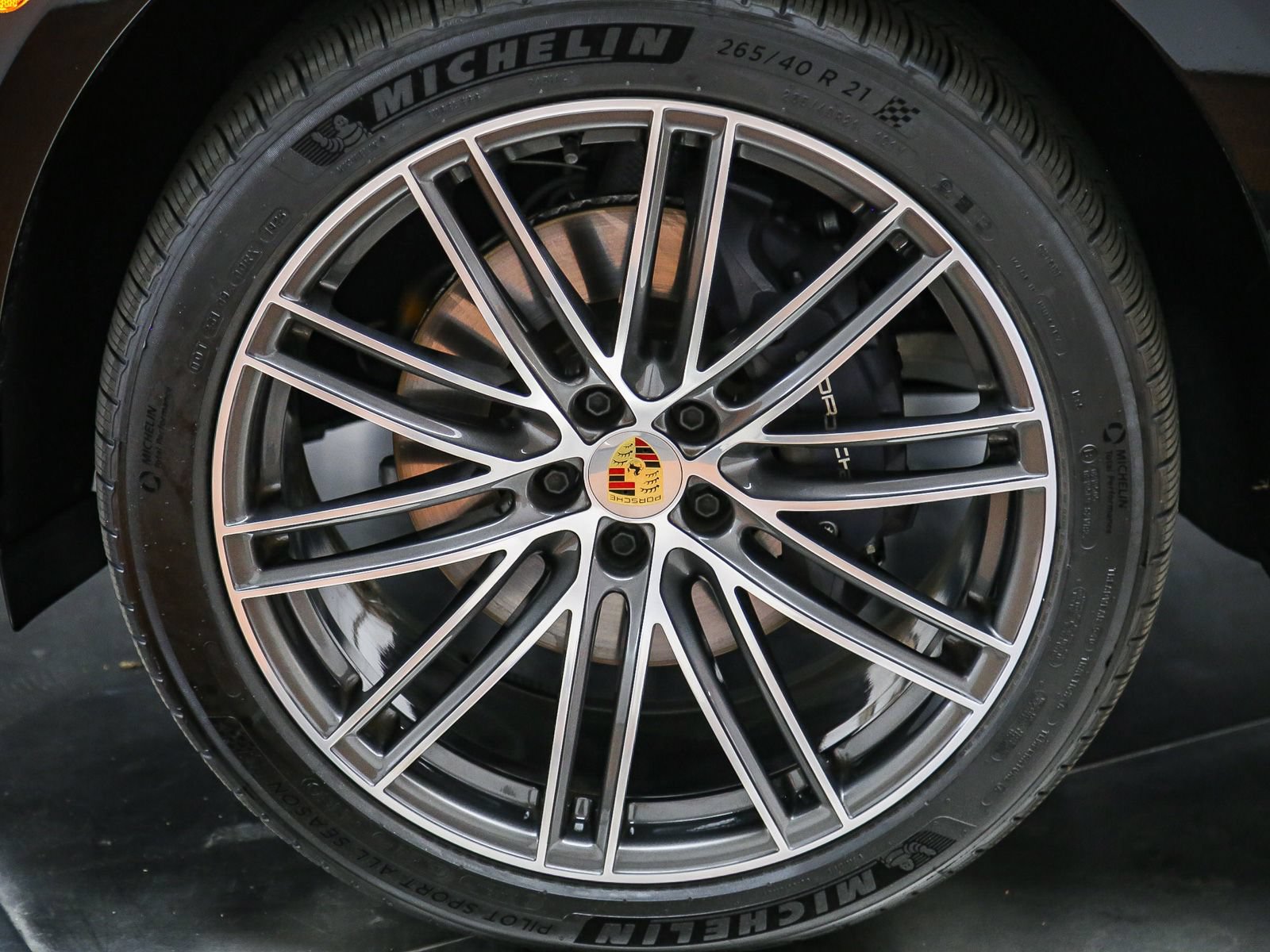 Certified 2026 Porsche Macan AWD/4WD image 13
