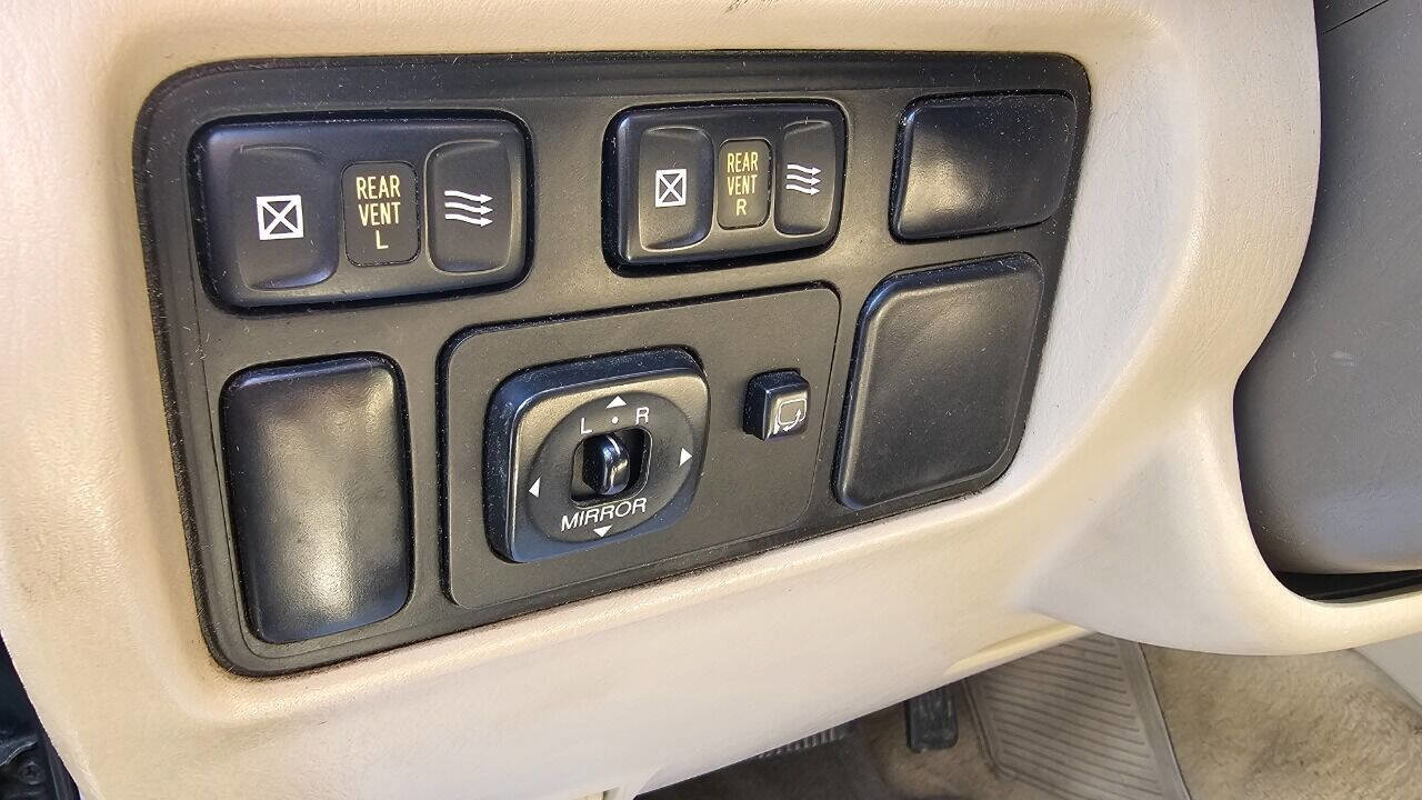 Used 2000 Lexus LX 470 4WD image 17