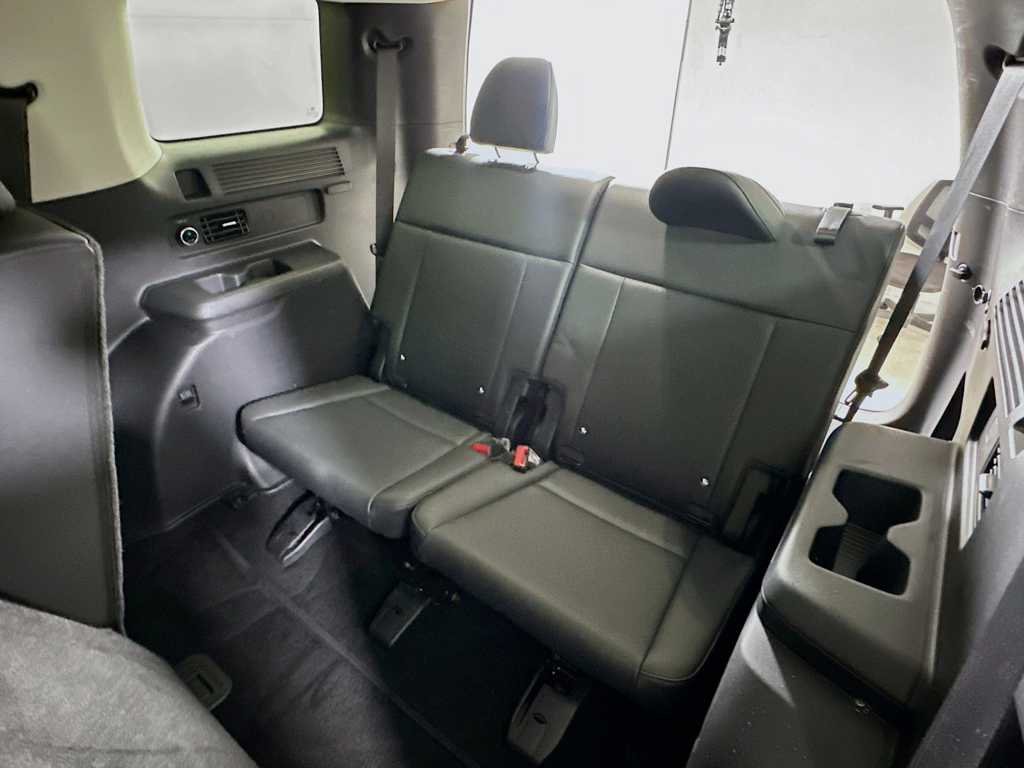 Used 2025 Hyundai Santa Fe SEL FWD image 28