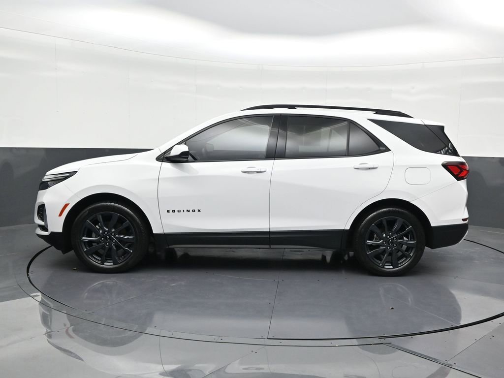 Used 2023 Chevrolet Equinox RS image 2