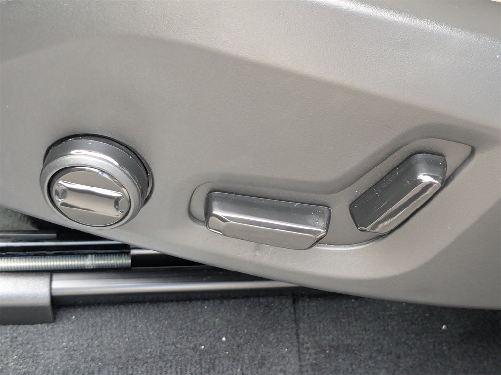 New 2026 Volvo XC90 B6 Plus w/ Protection Package Premier image 21