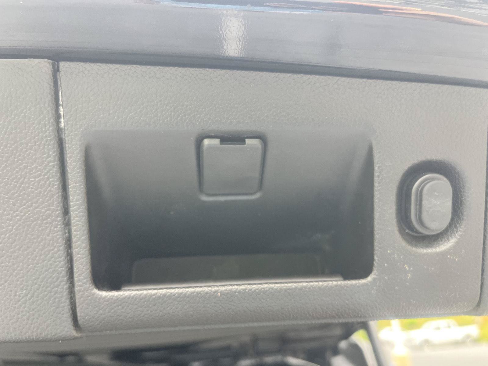 Used 2018 Chevrolet Tahoe Premier AWD/4WD image 63